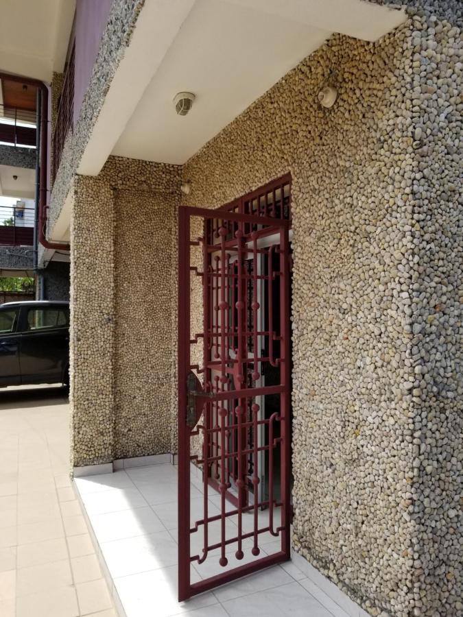Stone House - Makepe, Douala Apart otel Dış mekan fotoğraf