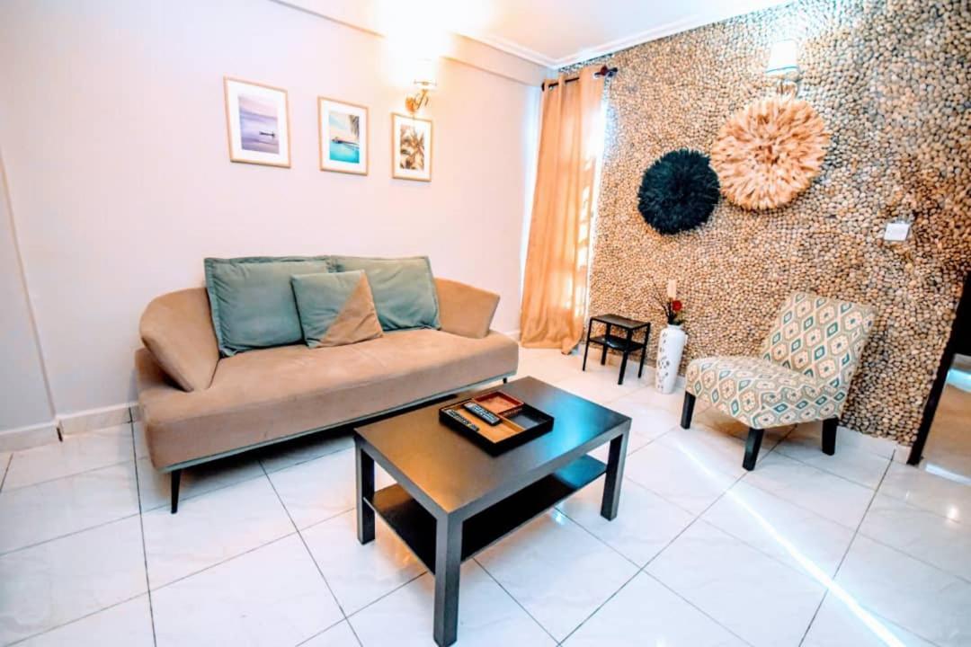 Stone House - Makepe, Douala Apart otel Dış mekan fotoğraf
