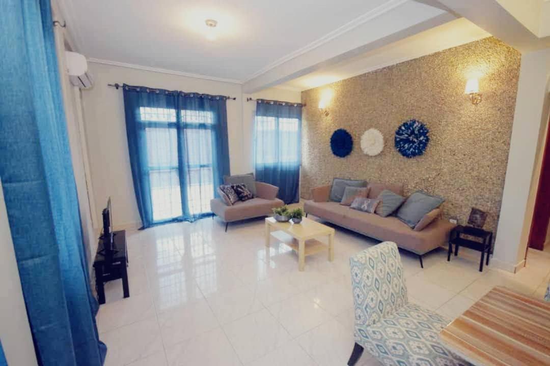 Stone House - Makepe, Douala Apart otel Dış mekan fotoğraf