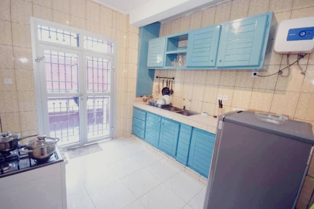 Stone House - Makepe, Douala Apart otel Dış mekan fotoğraf