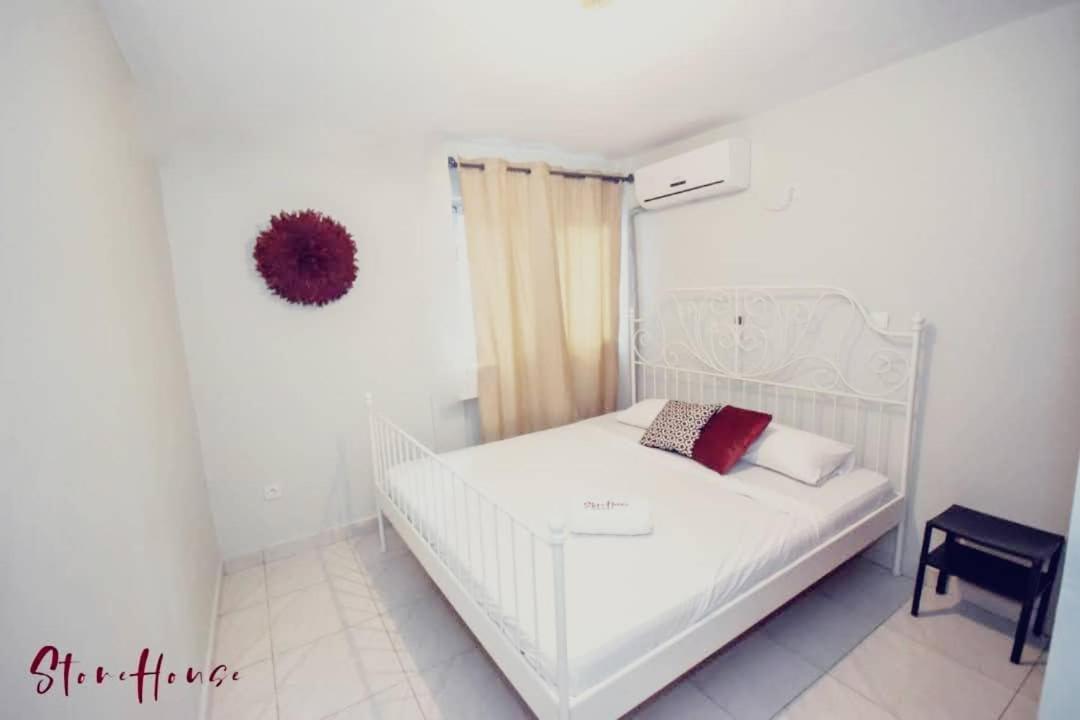 Stone House - Makepe, Douala Apart otel Dış mekan fotoğraf