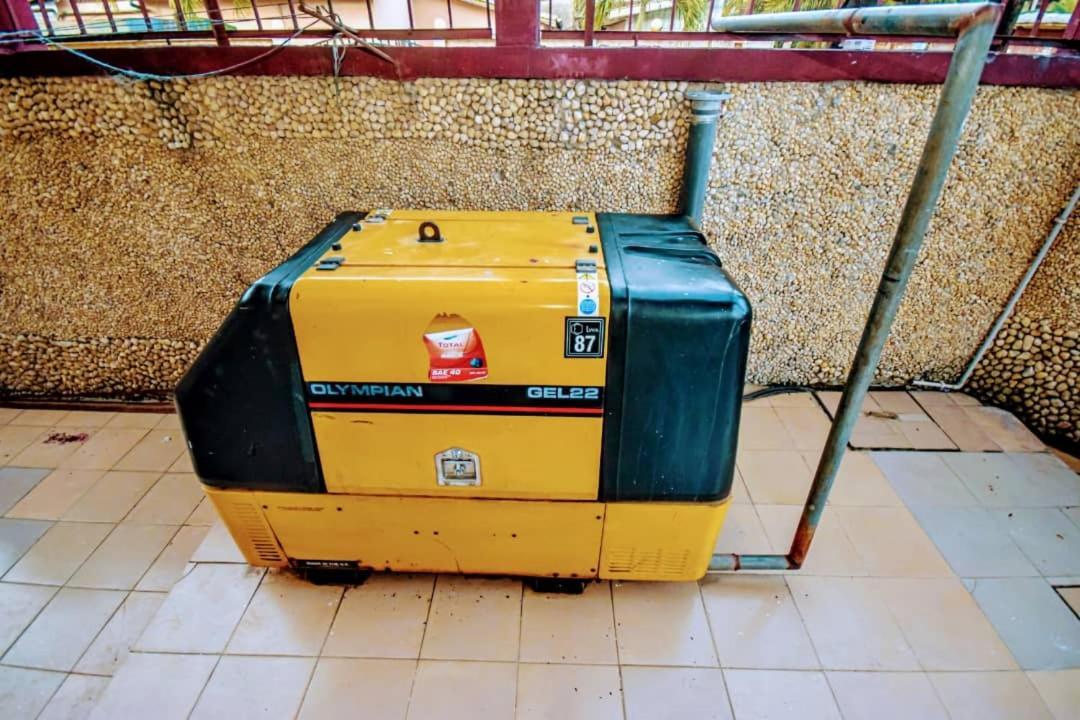 Stone House - Makepe, Douala Apart otel Dış mekan fotoğraf