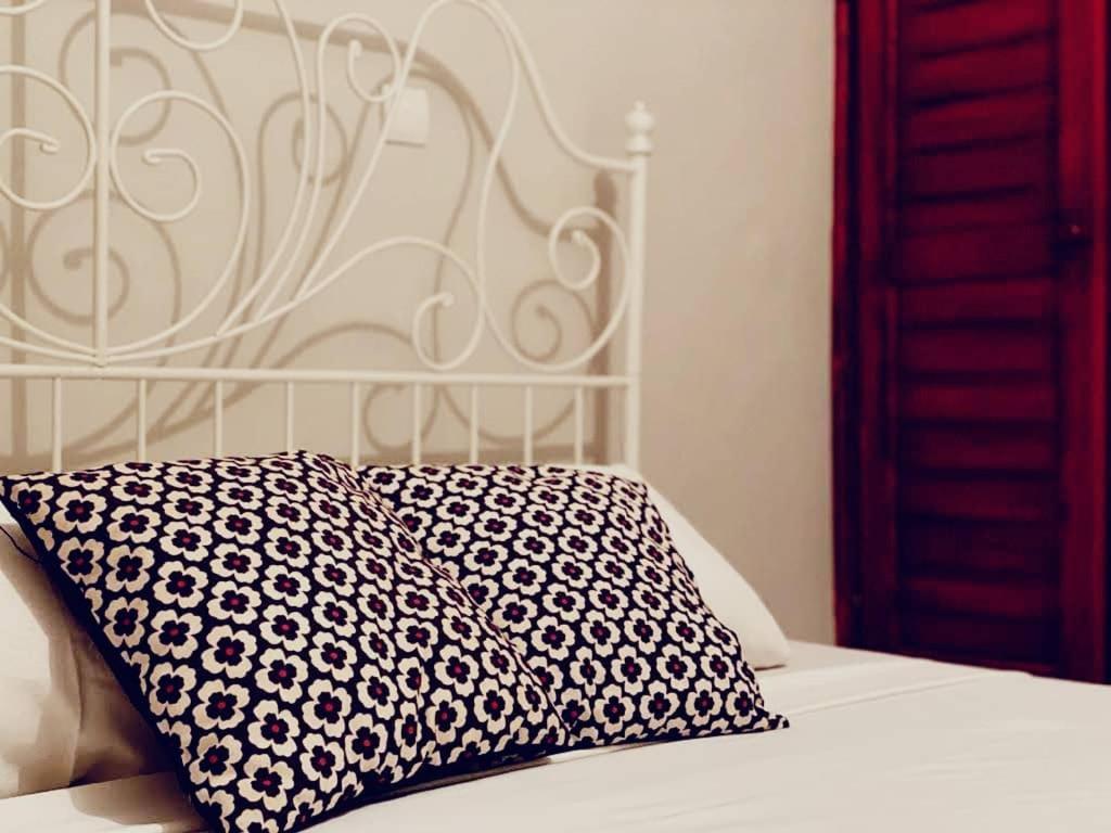 Stone House - Makepe, Douala Apart otel Dış mekan fotoğraf