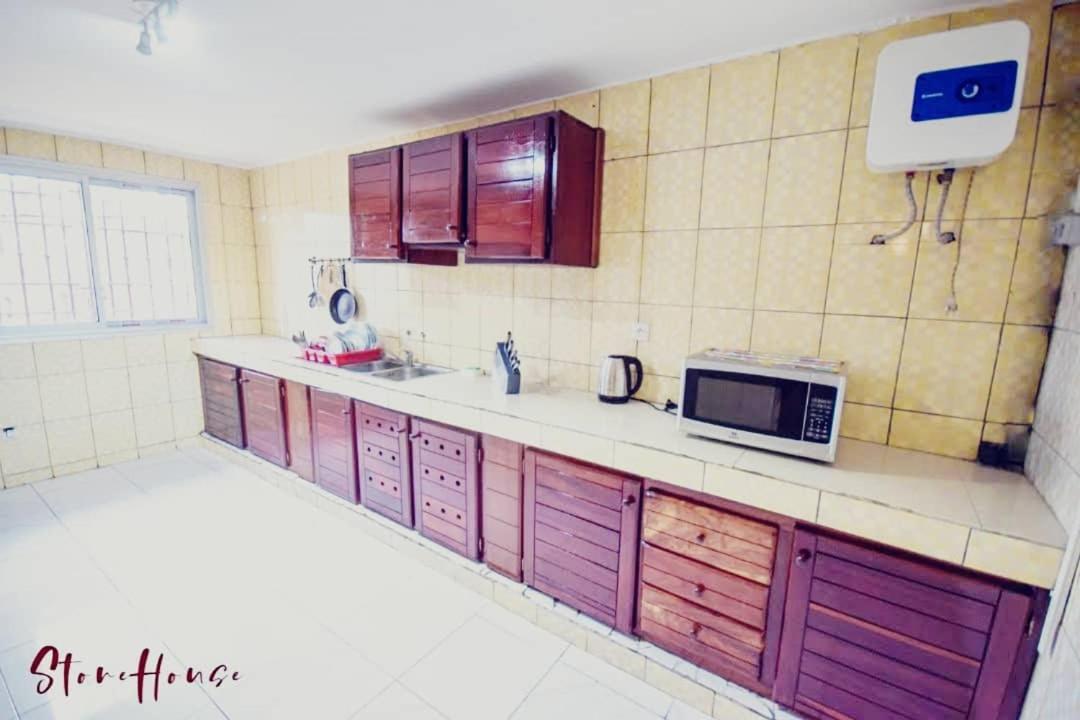 Stone House - Makepe, Douala Apart otel Dış mekan fotoğraf