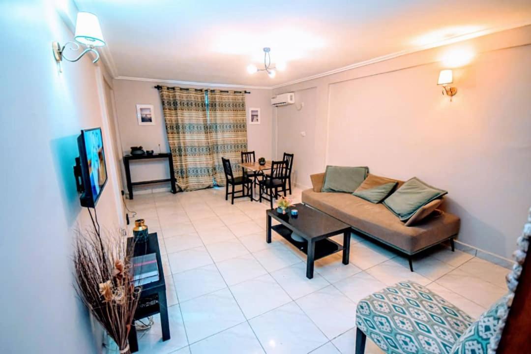 Stone House - Makepe, Douala Apart otel Dış mekan fotoğraf